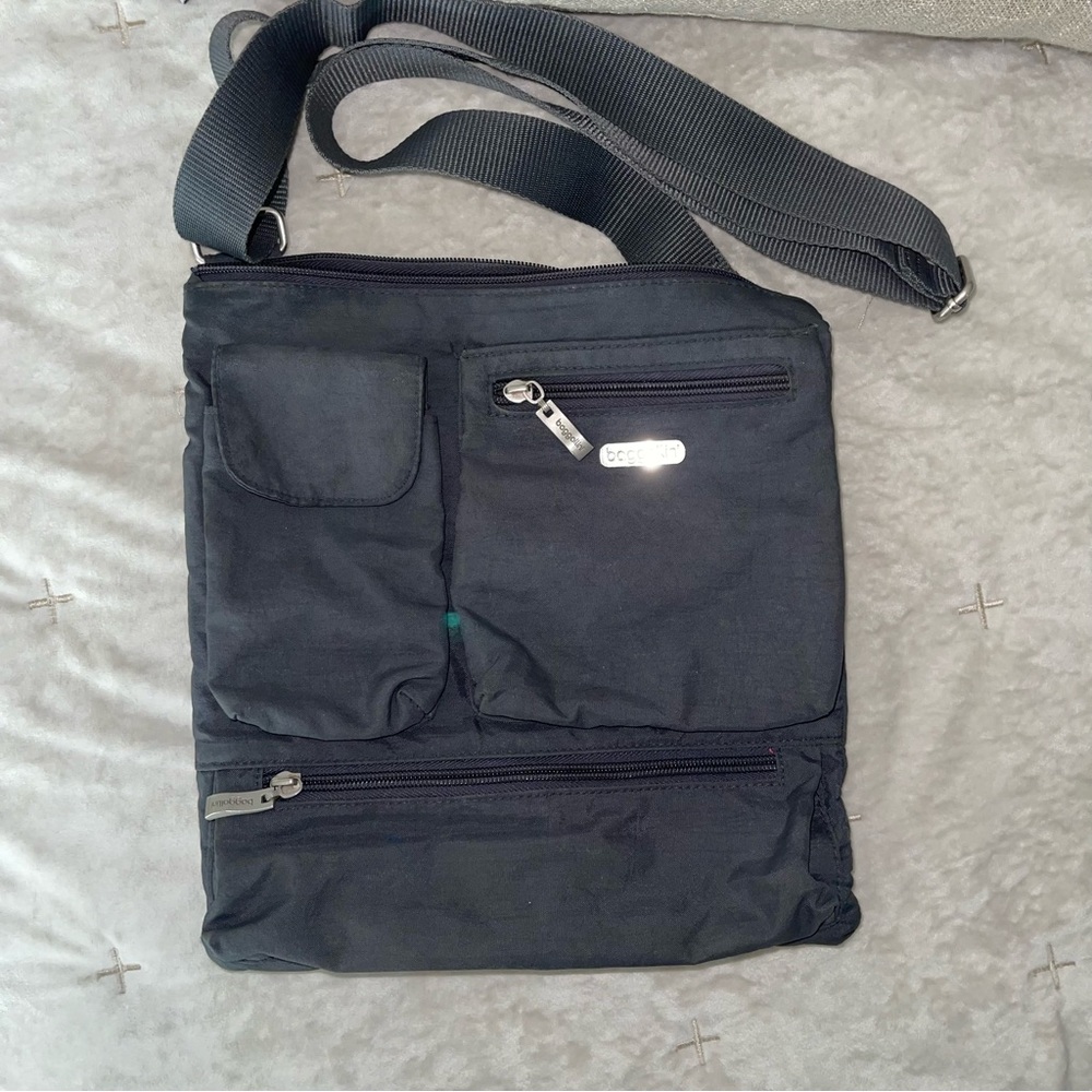 Baggallini Gray Charcoal Crossbody Bag Multi Pocket Travel Purse Nylon